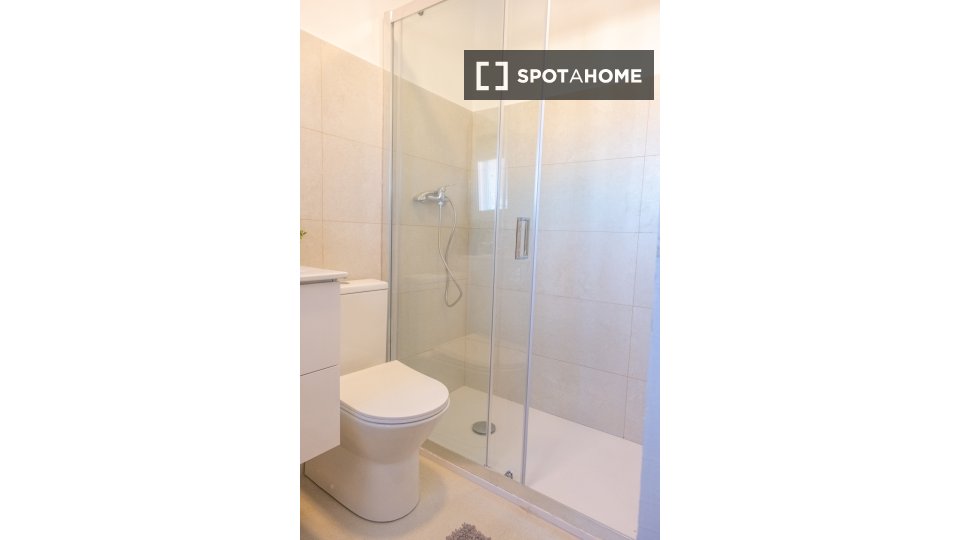 Double room Lisbon, 7 beds — photo 1