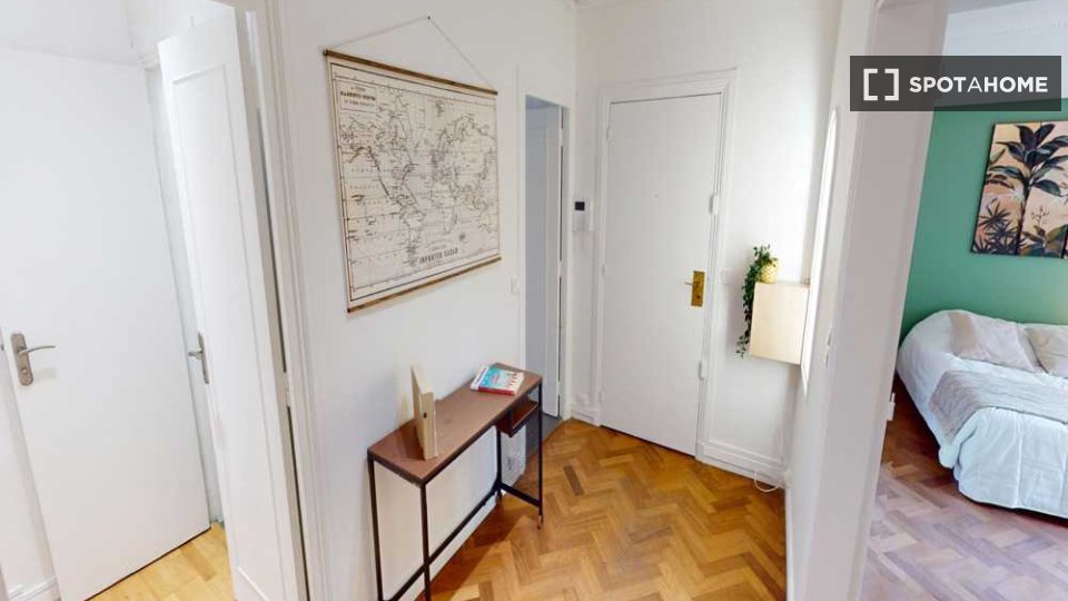 Double room Paris, 5 beds, 110m² — photo 15
