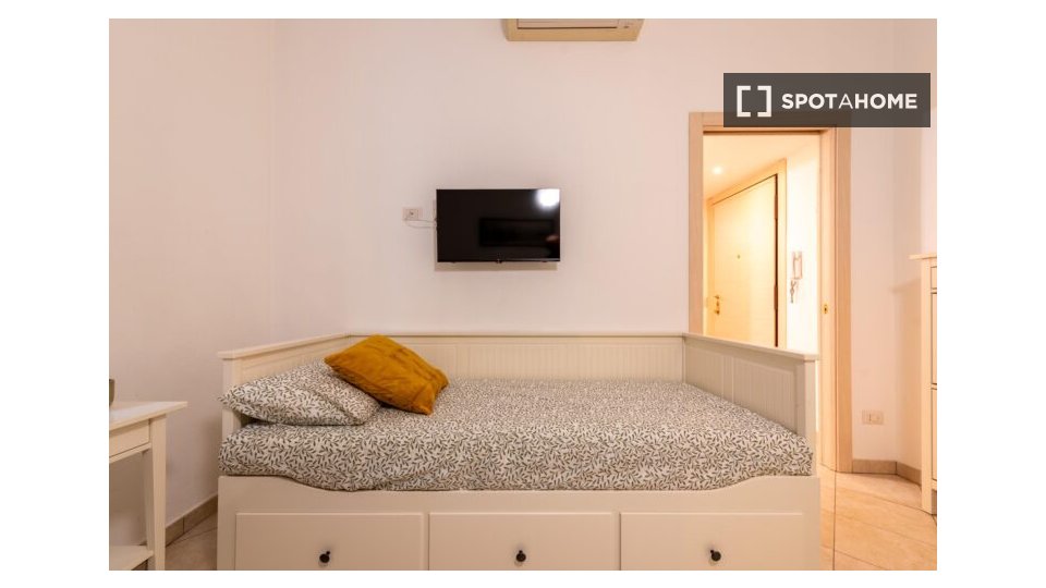 Apartment Milan, 2 beds, 42m² — photo 1