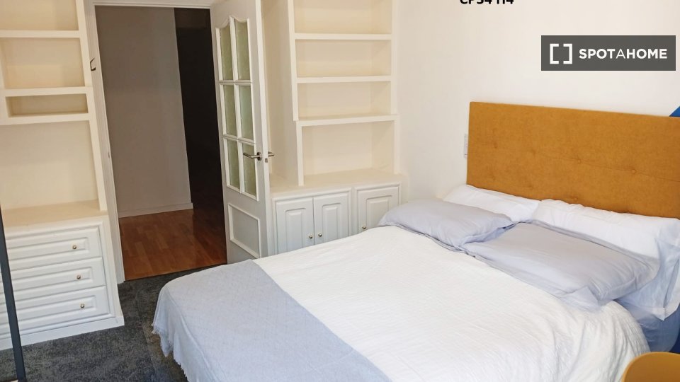 Double room Madrid, 8 beds — photo 20