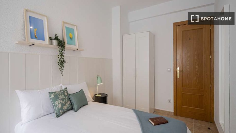 Double room Madrid, 25 beds — photo 5