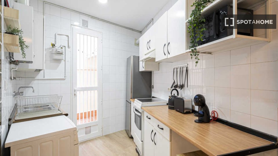 Double room Madrid, 3 beds — photo 51