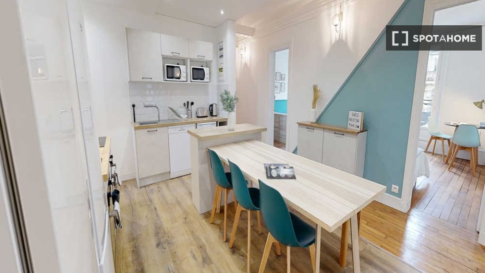 Double room Paris, 9 beds, 160m² — photo 3