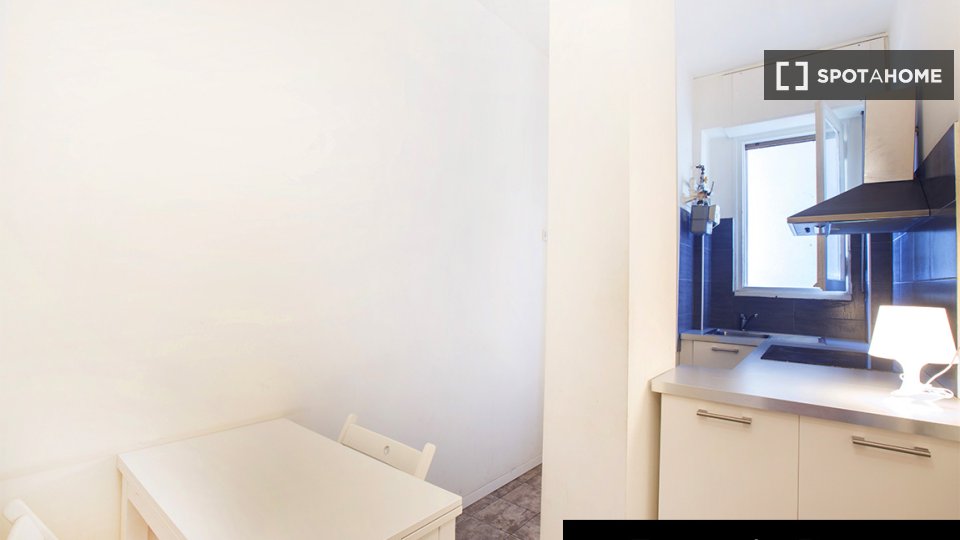 Double room Milan, 3 beds, 56m² — photo 18