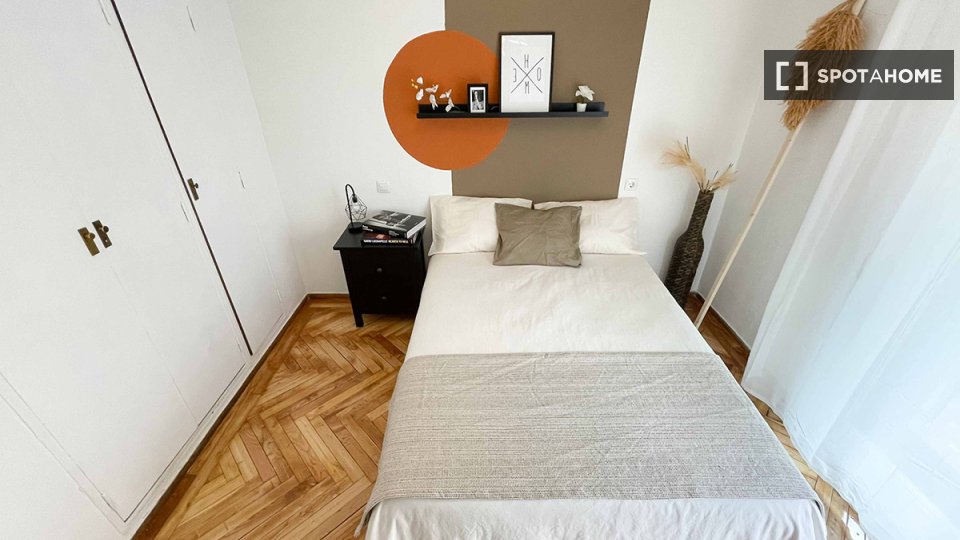 Double room Madrid, 7 beds — photo 24