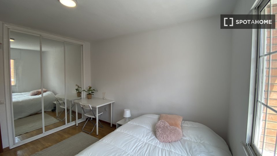 Double room Madrid, 4 beds, 70m² — photo 33