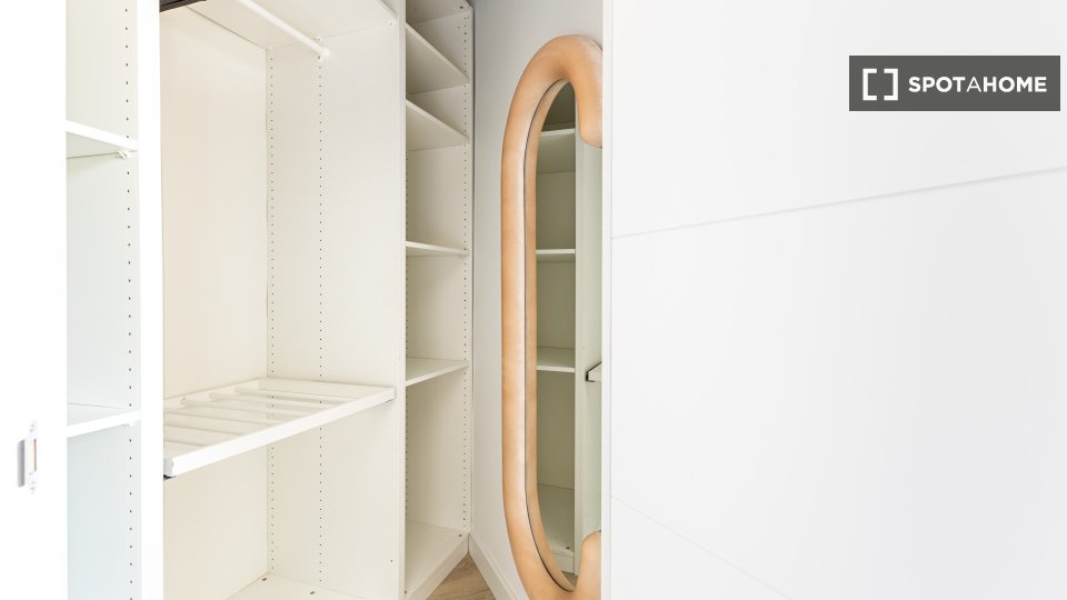 Apartment Barcelona, 3 beds, 82m² — photo 1