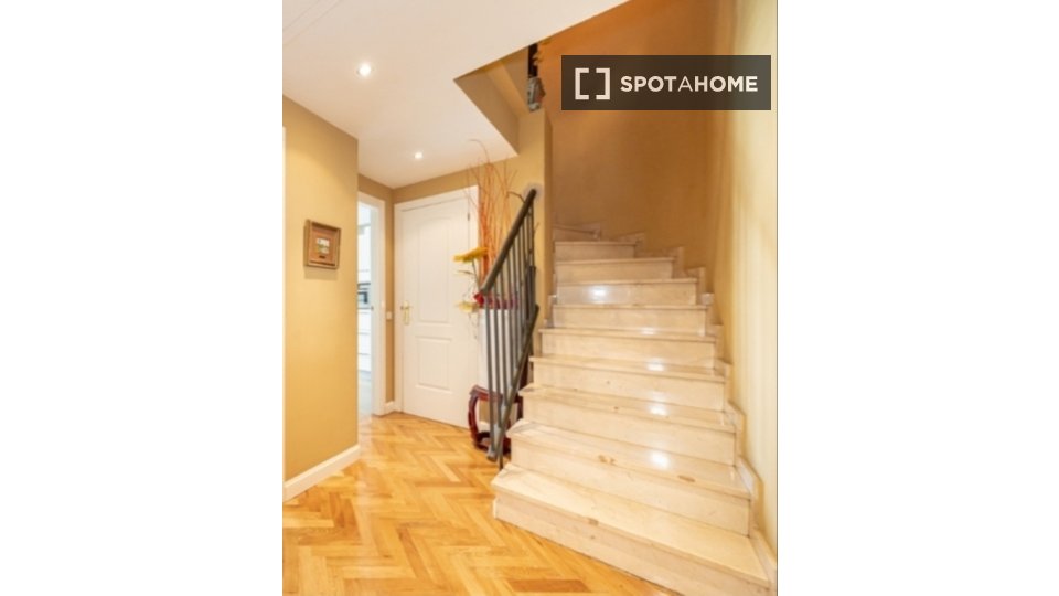 Double room Madrid, 4 beds — photo 8