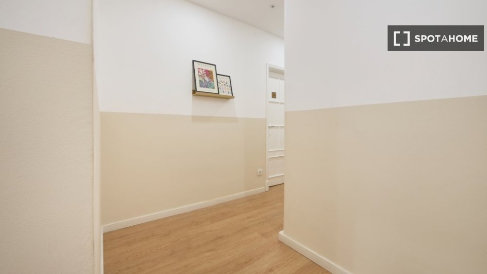 Double room Lisbon, 6 beds — photo 19