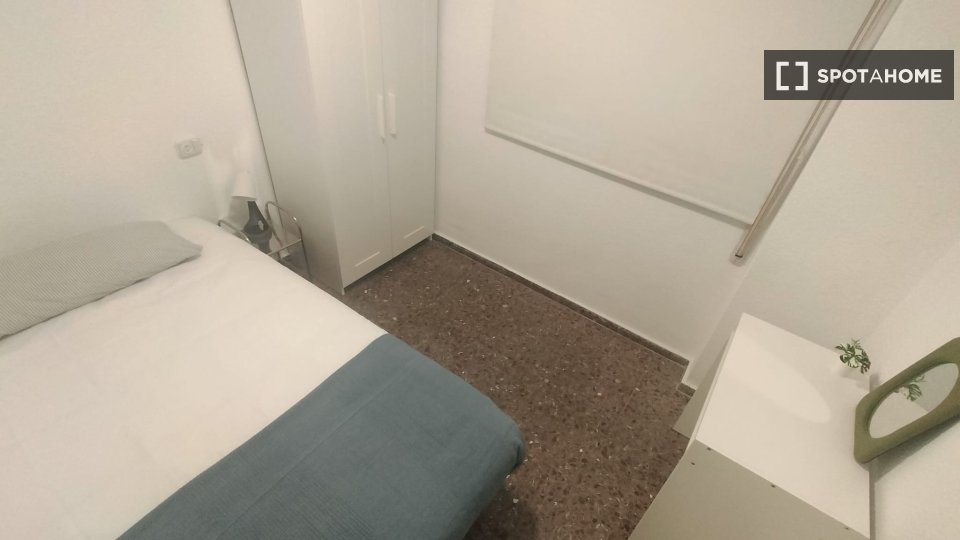 Double room Valencia, 4 beds, 120m² — photo 18