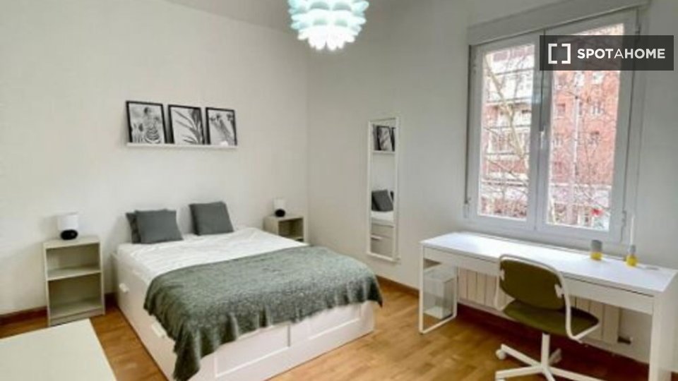 Double room Madrid, 4 beds — photo 14