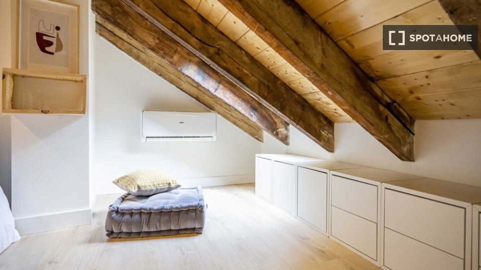 Double room Madrid, 4 beds — photo 67