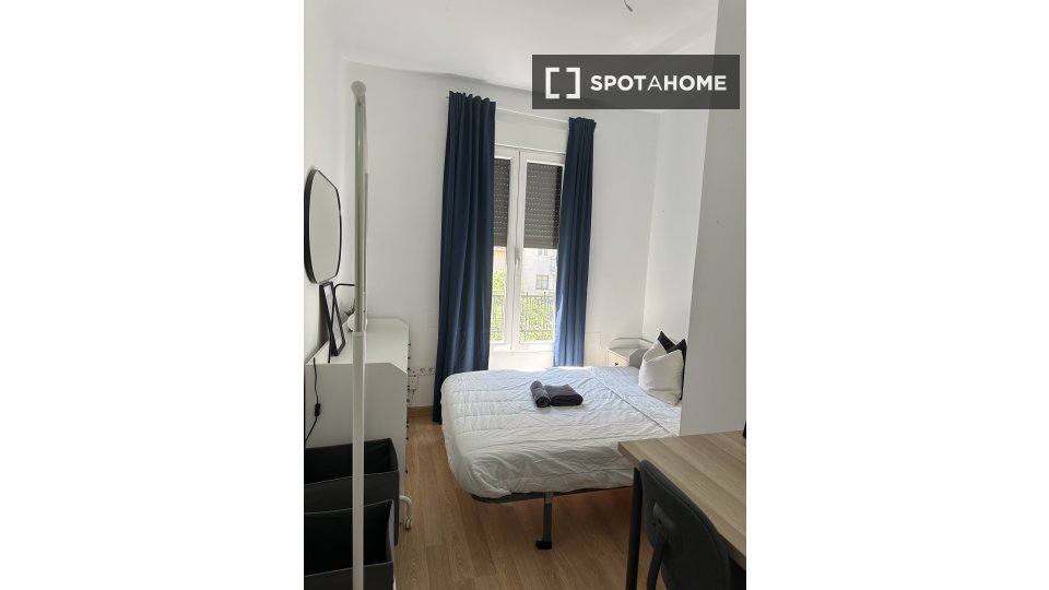 Double room Madrid, 6 beds — photo 17