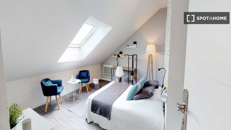 Double room Lille, 3 beds, 90m² — photo 8