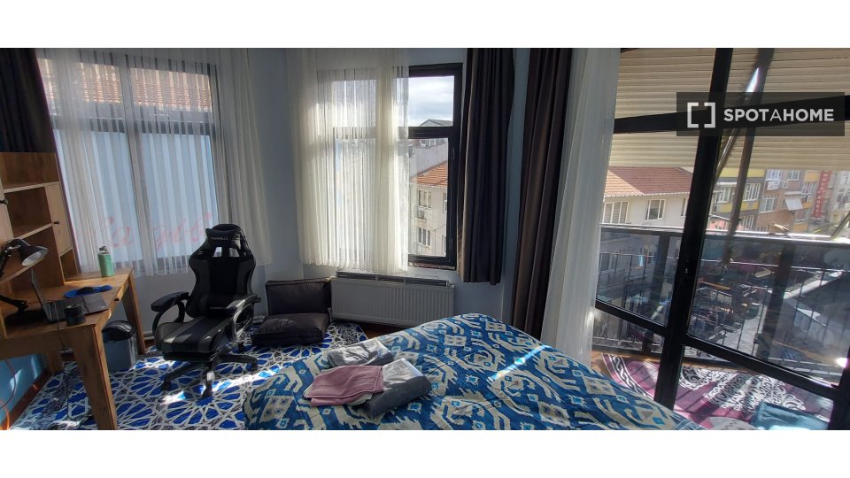 Double room Istanbul, 3 beds, 80m² — photo 20