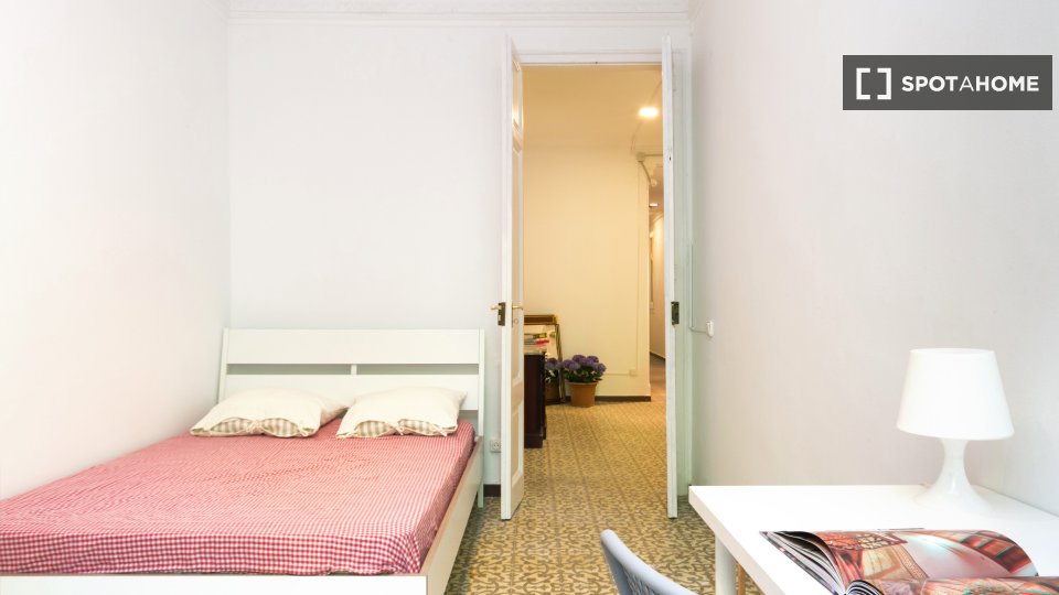 Double room Barcelona, 6 beds, 100m² — photo 9