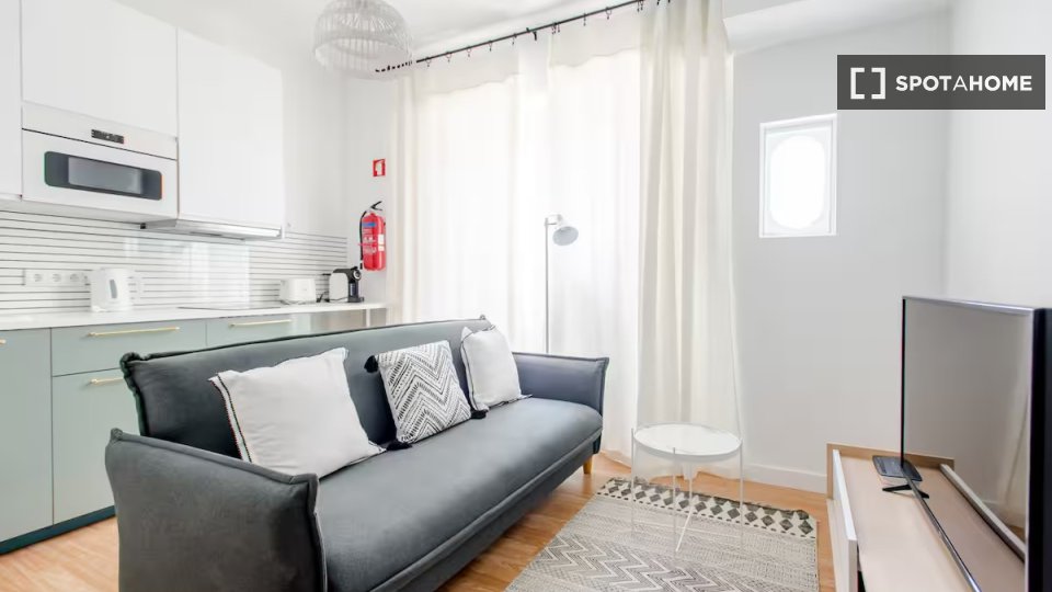Apartment Lisbon, 2 beds — photo 15
