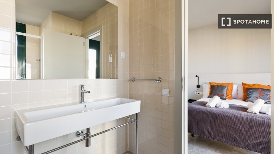 Apartment Barcelona, 4 beds, 105m² — photo 6