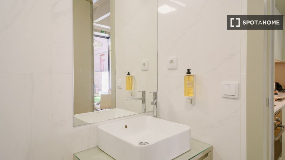 Apartment Porto, 3 beds, 100m² — photo 15