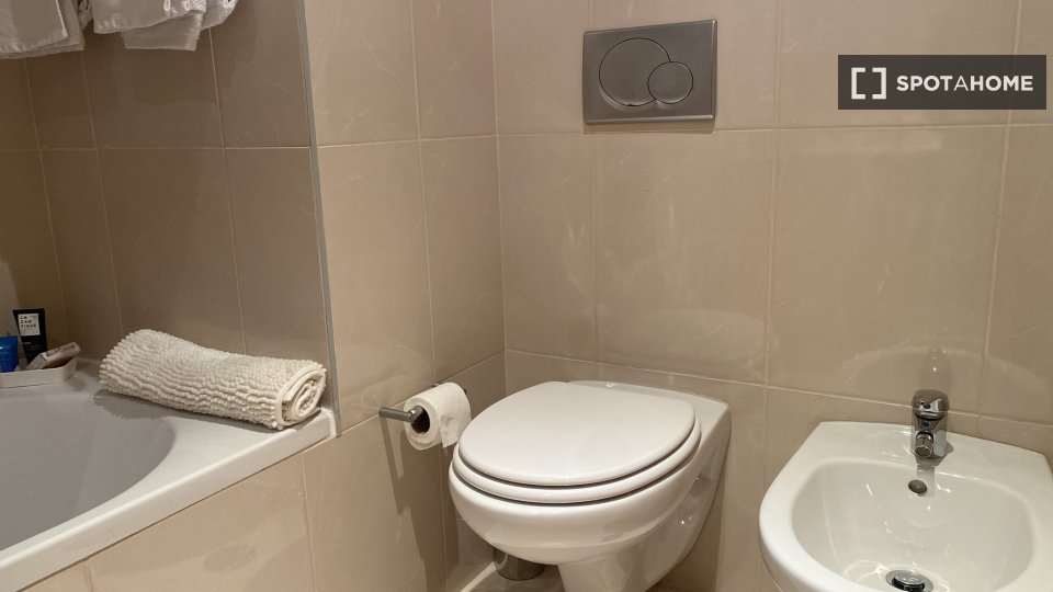 Apartment mono Lisbon, 67m² — photo 1