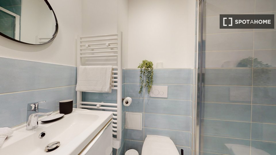 Double room Marseille, 18 beds — photo 11