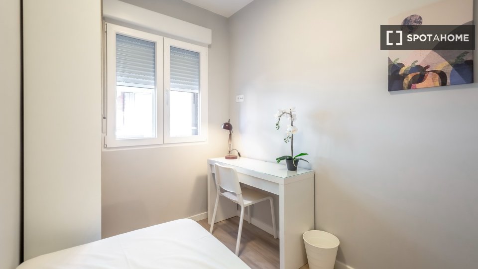 Double room Madrid, 14 beds — photo 16