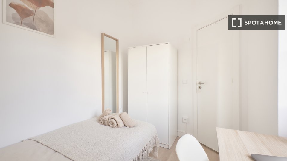 Double room Lisbon, 10 beds — photo 11