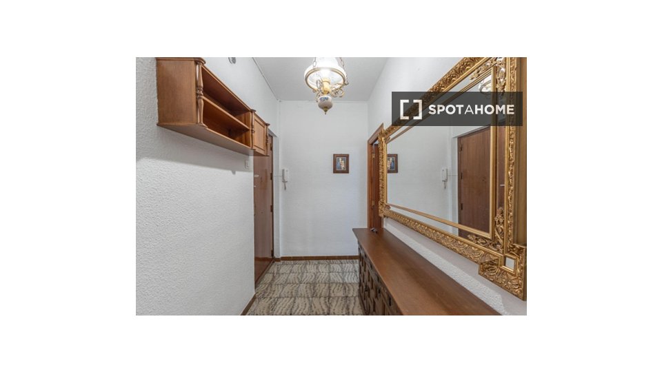 Double room Granada, 4 beds, 112m² — photo 15