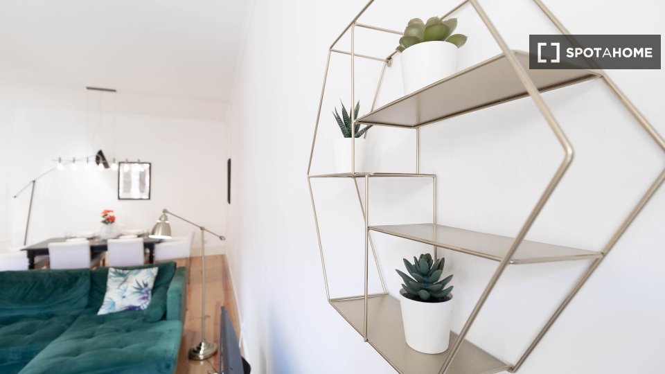 Apartment Lisbon, 2 beds, 75m² — photo 20