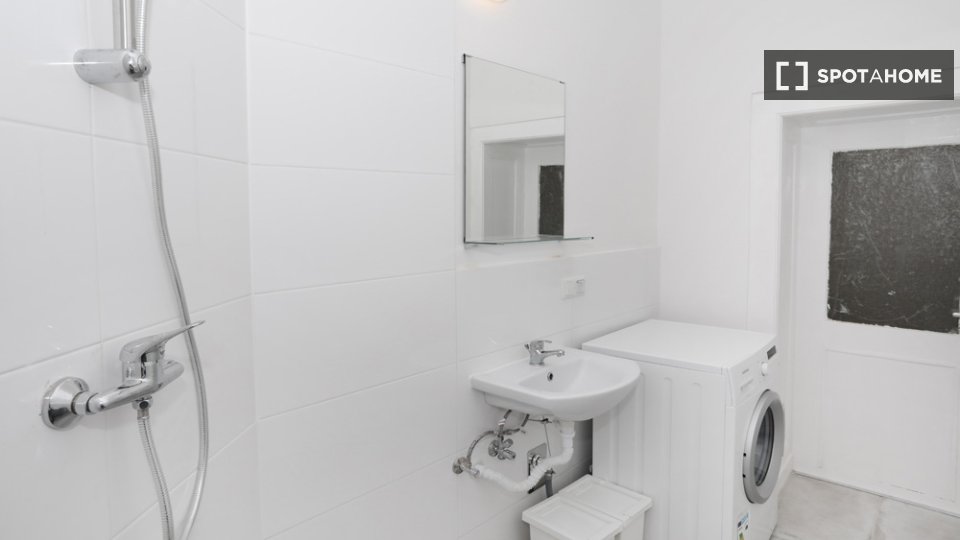 Double room Berlin, 4 beds, 114m² — photo 13