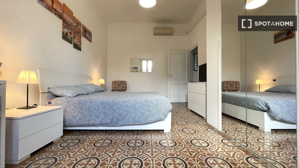 Double room Florence, 4 beds, 90m² — photo 8