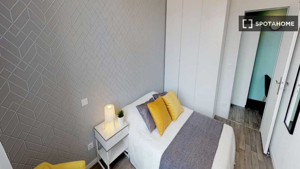 Double room Lille, 4 beds, 80m² — photo 1