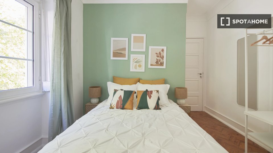 Double room Lisbon, 6 beds — photo 12