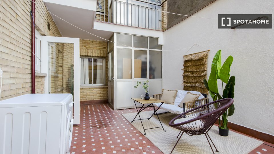 Double room Madrid, 6 beds, 117m² — photo 10