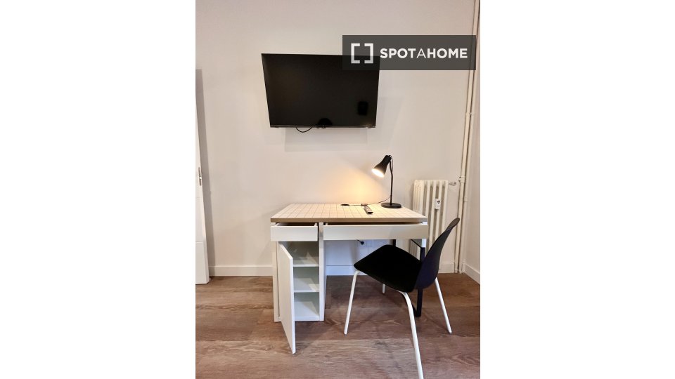 Double room Madrid, 5 beds, 110m² — photo 12