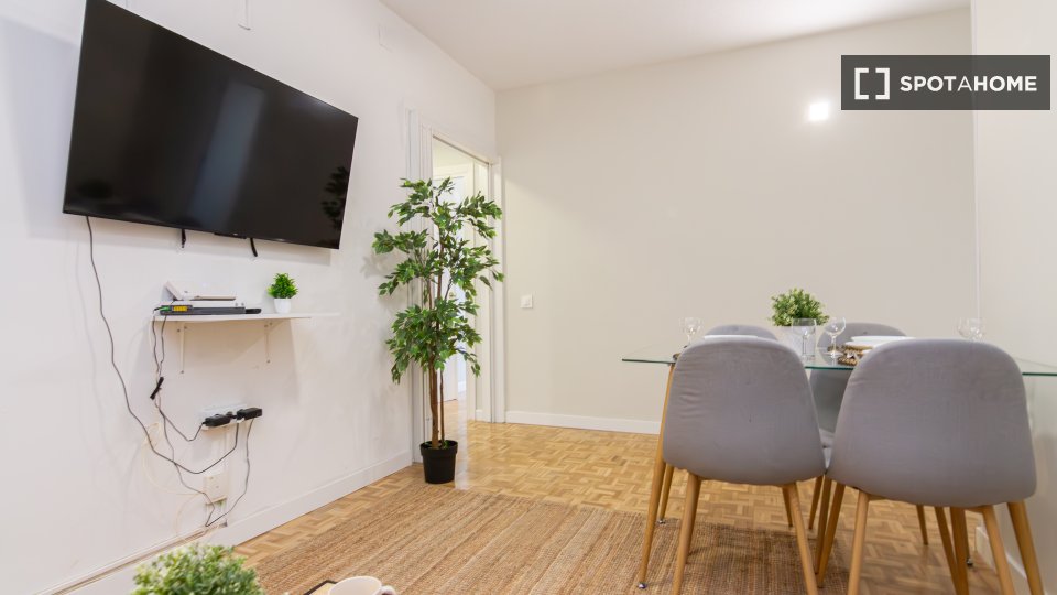 Double room Madrid, 5 beds — photo 34