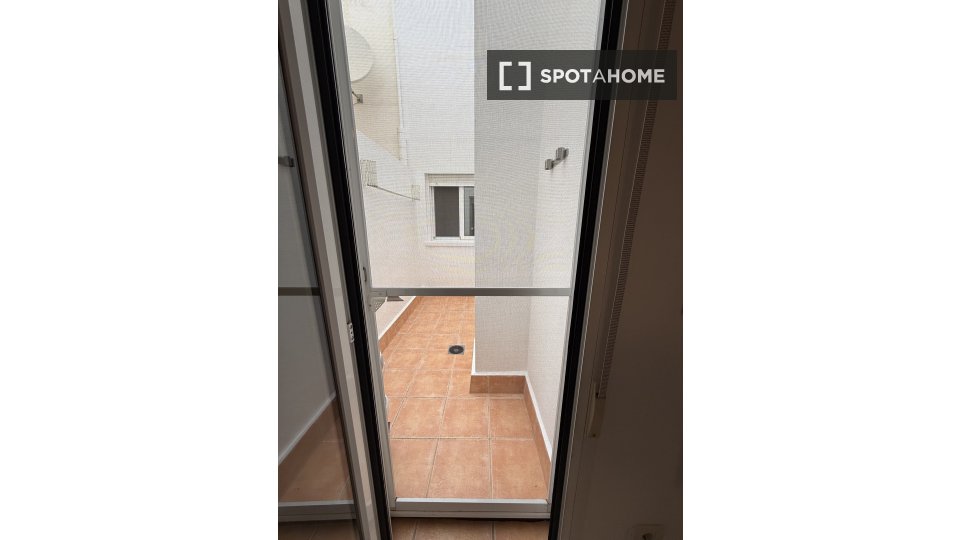 Apartment Alicante, 2 beds, 50m² — photo 6