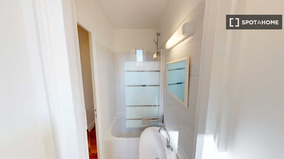 Double room Paris, 3 beds, 50m² — photo 4