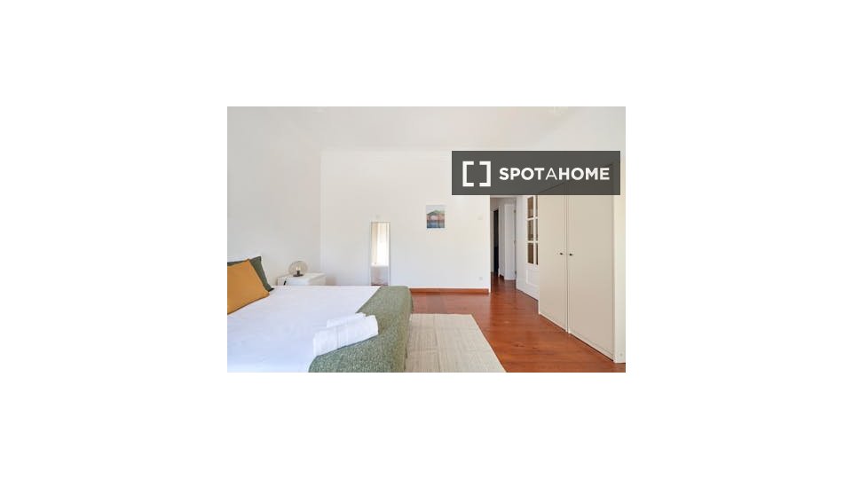 Double room Lisbon, 6 beds — photo 19