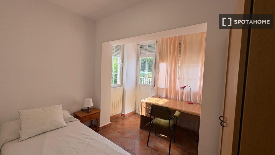 Alquiler de habitaciones en casa de 11 habitaciones en Villaviciosa De Odón