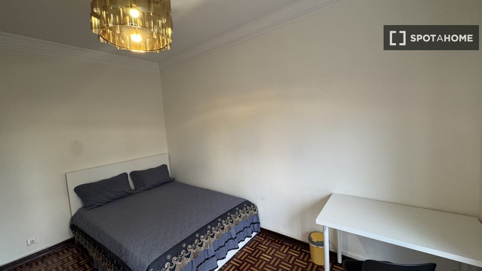 Double room Lisbon, 4 beds, 112m² — photo 6