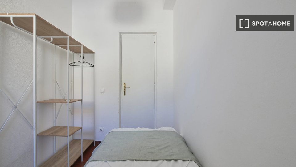 Double room Lisbon, 4 beds — photo 2