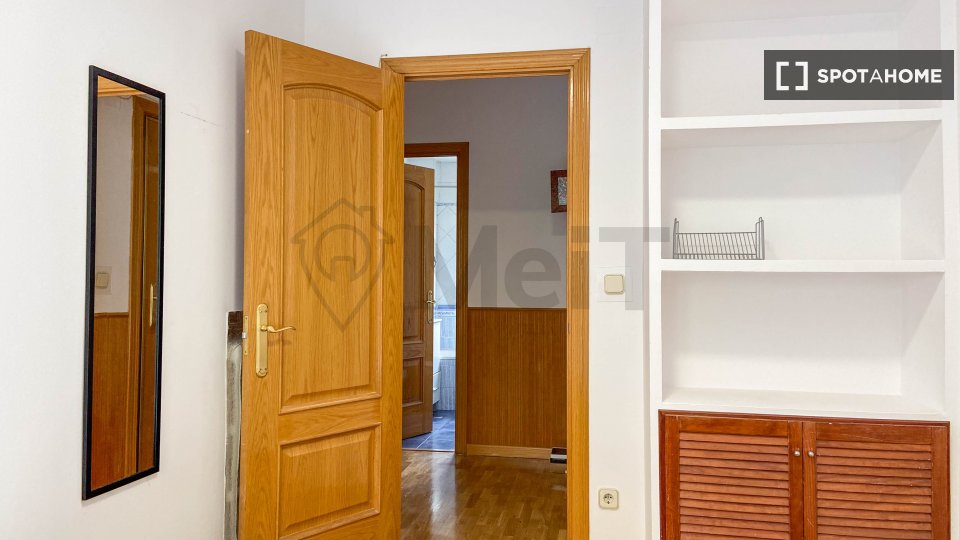 Double room Madrid, 5 beds — photo 2