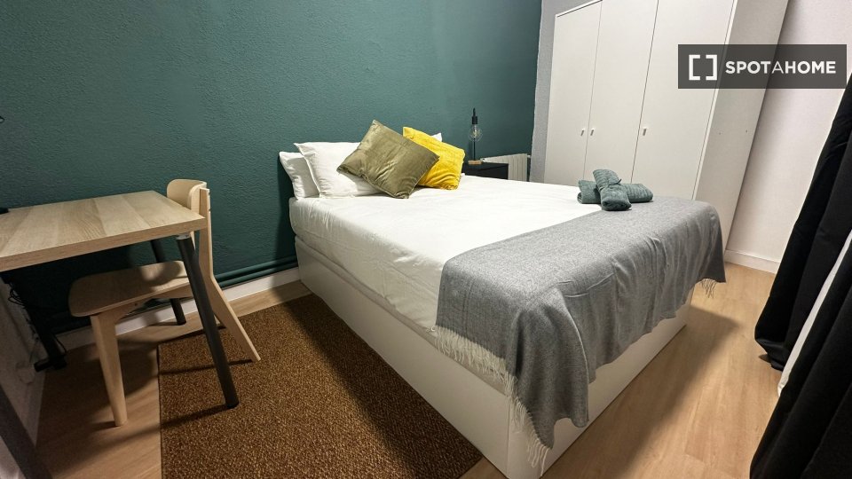 Double room Madrid, 7 beds, 160m² — photo 9