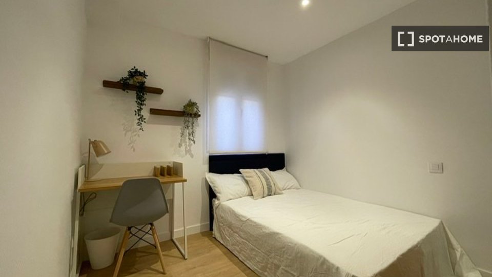 Double room Madrid, 18 beds — photo 10