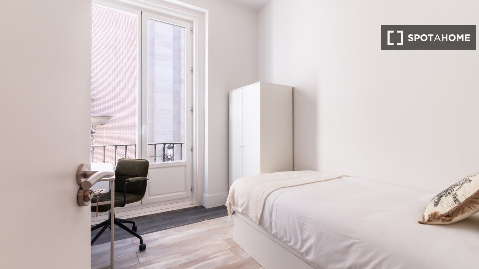 Habitación doble Madrid, 7 habitaciones, 230m² — foto 12