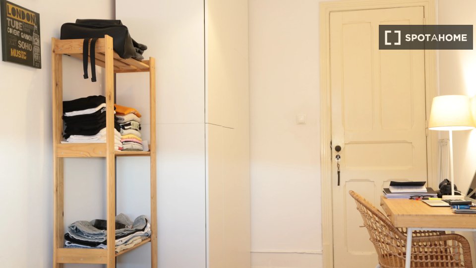 Double room Lisbon, 4 beds — photo 5