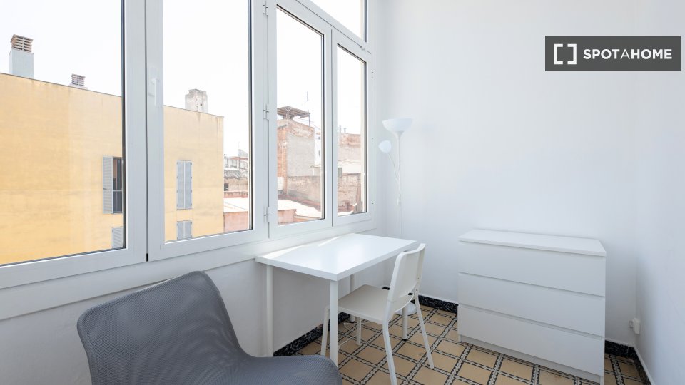 Double room Barcelona, 4 beds, 75m² — photo 12