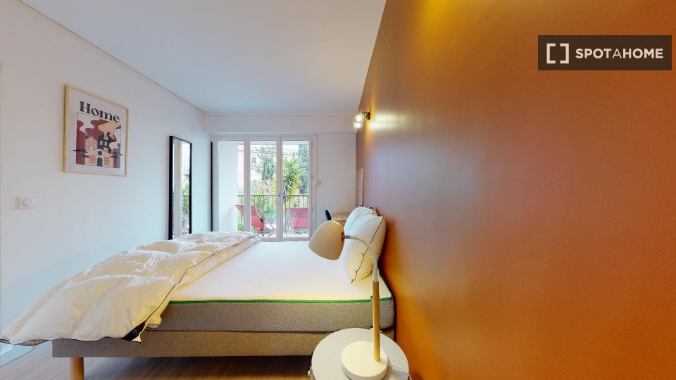 Double room Marseille, 15 beds — photo 10
