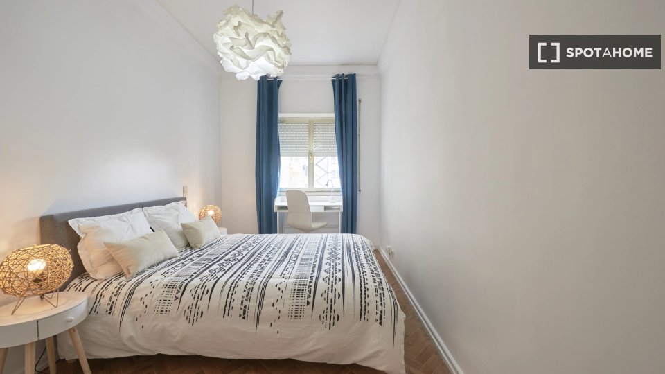 Double room Lisbon, 9 beds — photo 10